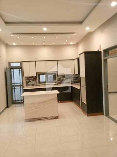 Spacious Prime Location 1350 Square Feet Flat Available For sale In Jamshed Road