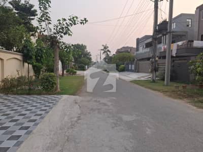 20 Marla Near Park Mosque And Main College Road Approach Residential Plot For Sale