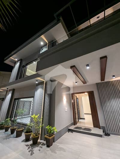 500 Yard Bungalow For Rent in Phase 6