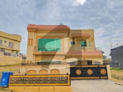 بحریہ ٹاؤن فیز 8 بحریہ ٹاؤن راولپنڈی,راولپنڈی میں 4 کمروں کا 14 مرلہ مکان 3.45 کروڑ میں برائے فروخت۔