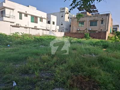 1 Kanal 40 Feet best location For Built Home near park mosque and main road Plot For Sale 1 Kanal 40 Feet best location For Built Home near park mosque and main road Plot For Sale