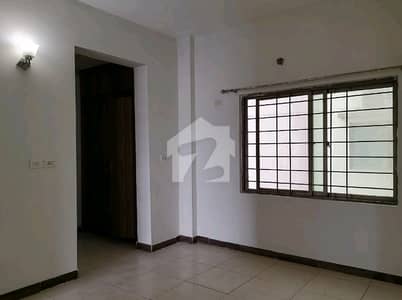 Stunning 12 Marla Flat In Askari 11 Available For Sale