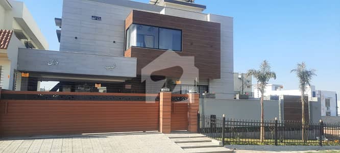 1 KANAL DESIGNER HOUSE WITH MOVI CINEMA FOR SALE