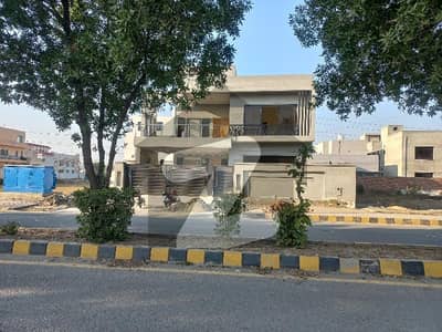 بینکرس ایوینیو ۔ بلاک ڈی بینکرس ایوینیو کوآپریٹو ہاؤسنگ سوسائٹی,لاہور میں 4 کنال رہائشی پلاٹ 6.5 کروڑ میں برائے فروخت۔