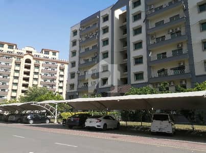 Stunning 12 Marla Flat In Askari 11 Available