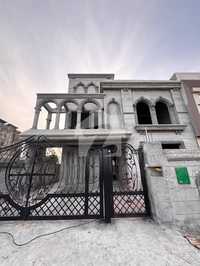 10 Marla Grey Structure House for Sale in Bahria Orchard Phase 1 Northern Block 5 Beds 10 Marla Grey Structure House for Sale in Bahria Orchard Phase 1 Northern Block 5 Beds