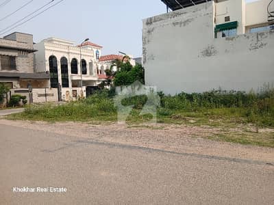 پیراگون سٹی لاہور میں 10 مرلہ رہائشی پلاٹ 2.25 کروڑ میں برائے فروخت۔