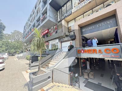 ایف ۔ 6 اسلام آباد میں 3 مرلہ Studio دکان 2.75 لاکھ میں کرایہ پر دستیاب ہے۔