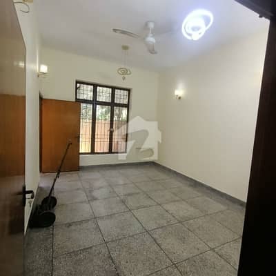 پی سی ایس آئی آر ہاؤسنگ سکیم فیز 2 پی سی ایس آئی آر ہاؤسنگ سکیم,لاہور میں 2 کمروں کا 10 مرلہ مکان 97.0 ہزار میں کرایہ پر دستیاب ہے۔
