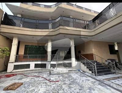 1 Kanal House Available For Rent