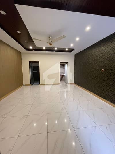 7 Kanal Commercial Building Main MM Alam Road 7 Kanal Commercial Building Main MM Alam Road