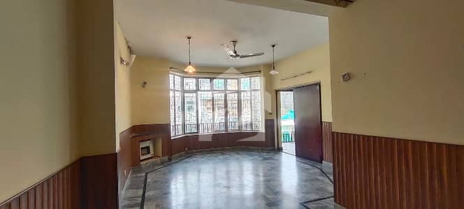 upper portion Available For Rent in Margalla town Islamabad