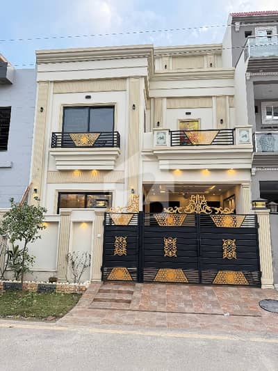 Prime Location House Of 5 Marla Is Available For Sale In Park View City - Crystal Block