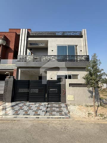 لیک سٹی رائیونڈ روڈ,لاہور میں 6 کمروں کا 7 مرلہ مکان 4.0 کروڑ میں برائے فروخت۔