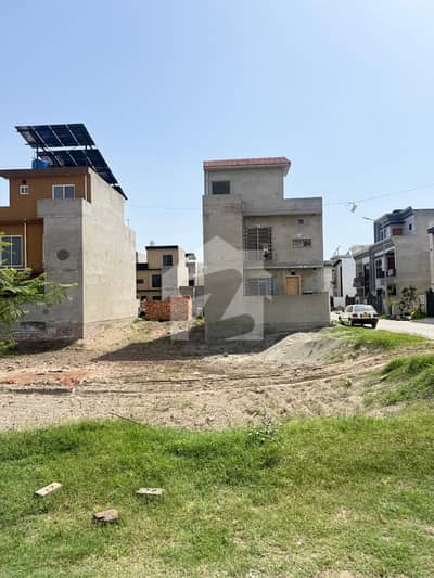 Affordable Prime Location Residential Plot Available For sale In Park View City - Silver Block Affordable Prime Location Residential Plot Available For sale In Park View City - Silver Block
