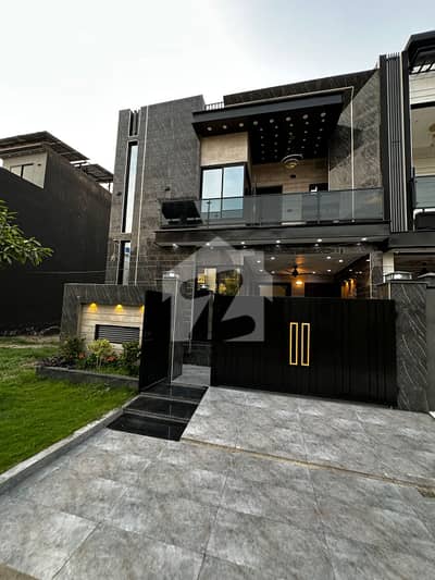 5 Marla Brand New House for Sale in Executive Block, Park View City Lahore - 40 ft Road 5 Marla Brand New House for Sale in Executive Block, Park View City Lahore - 40 ft Road