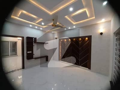 10 Marla Luxury House For Rent In Bahria Town Lahore Sector C Prime Location