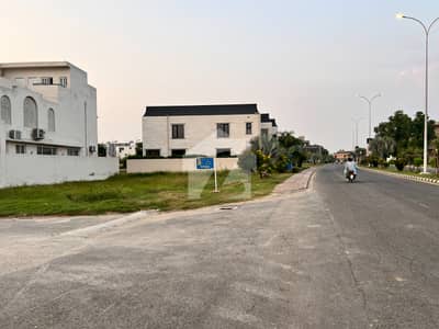 10 Marla Corner Prime Location Plot For Sale In Lake City Sector M-3 Ext 1