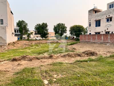 1 Kanal 80 Feet Road Prime Location Plot For Sale In Lake City M-3