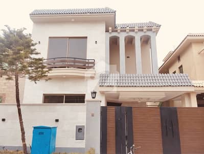 10 Marla Fully Renovated 5 Bedroom Double Unit House