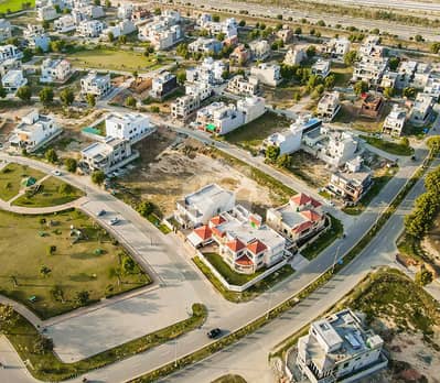 1 Kanal Attractive Location Plot For Sale In Lake City M3-A Lahore