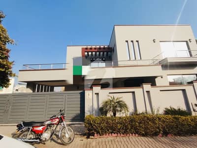 22 Marla Beautiful Designer House