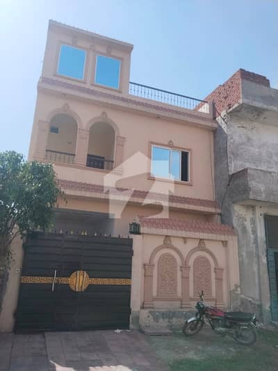 الہادی گارڈن لاہور میں 3 کمروں کا 4 مرلہ مکان 1.3 کروڑ میں برائے فروخت۔