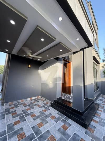 8 Marla Park Facing House for Sale Bahria Orchard Phase 2 Lahore