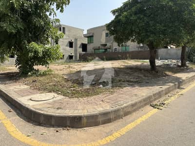 KANAL BOULEVARD CORNER LEVEL PLOT