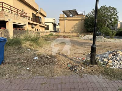 1 Kanal Corner Prime Location PLOT FOR Sale