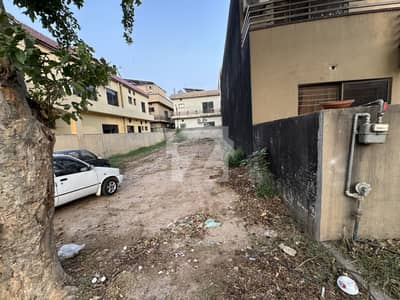 10 MARLA H ROAD BOULEVARD PRIME LOCATION