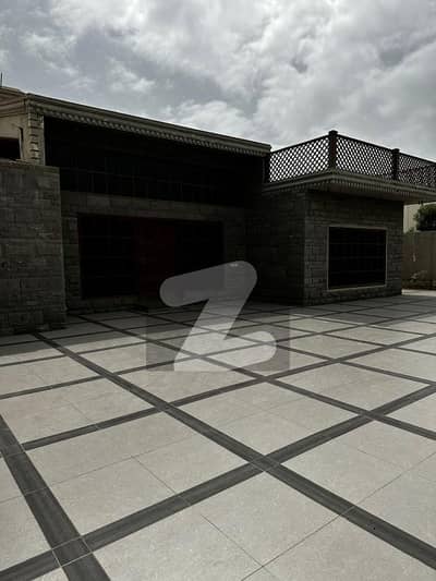 1000 Yards Bungalow 7 Bedrooms With Basement Phase 6