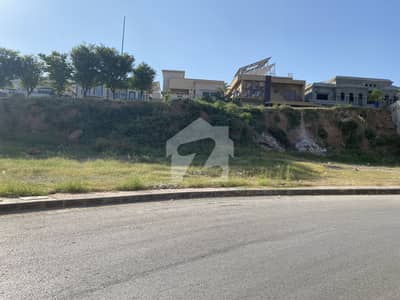 Residential Plot Sized 1 Kanal Is Available For Sale In Bahria Town Phase 5