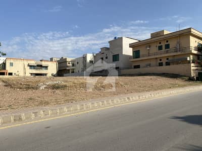 PHASE 2 PRIME LOCATION KANAL CORNER PLOT