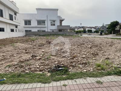 26 MARLA CORNER EXTRA LAND PAID PLOT FOR SALE