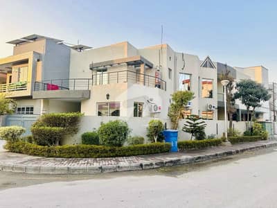 13 MARLA CORNER 5 BEDROOM DOUBLE UNIT HOUSE