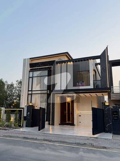 ڈی ایچ اے فیز 6 ڈیفنس (ڈی ایچ اے),لاہور میں 4 کمروں کا 10 مرلہ مکان 6.25 کروڑ میں برائے فروخت۔
