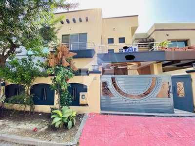 10 Marla Used House 5 Bedroom Double Unit Prime Location