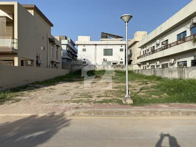 Kanal Plot Park Face Supreme Location In Walking Distance From Jamia Masjid And Commercial