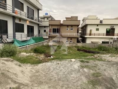 10 Marla Level Plot For Sale