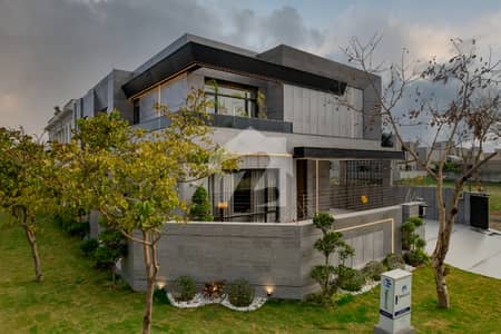 22 MARLA CORNER ULTRA MODERN EYE CATCHING SUPERB LUXURY BUNGALOW FOR SALE