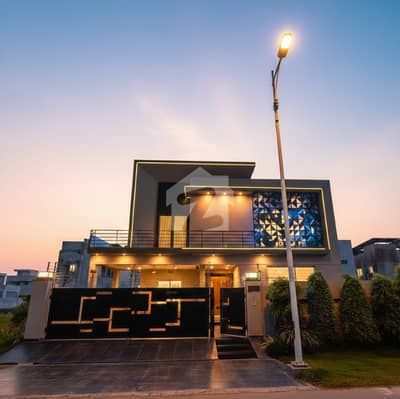 A Well-Kept 1 Kanal Home with Mature Comfort