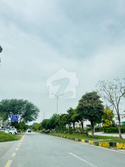 14 MARLA LEVEL PLOT IN D-12/2 INVESTOR PRICE