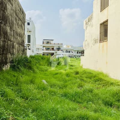 10 MARLA MARGALLA FACE PLOT AVAILABLE FOR SALE IN CDA SECTOR D-12