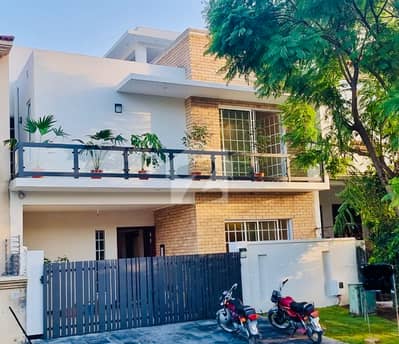 ڈی ۔ 12/4 ڈی ۔ 12,اسلام آباد میں 4 کمروں کا 8 مرلہ مکان 9.75 کروڑ میں برائے فروخت۔ ڈی ۔ 12/4 ڈی ۔ 12,اسلام آباد میں 4 کمروں کا 8 مرلہ مکان 9.75 کروڑ میں برائے فروخت۔