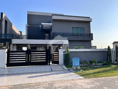 2023 Model Slightly Used Kanal House In Y-Block Ph 7 At Investor Price