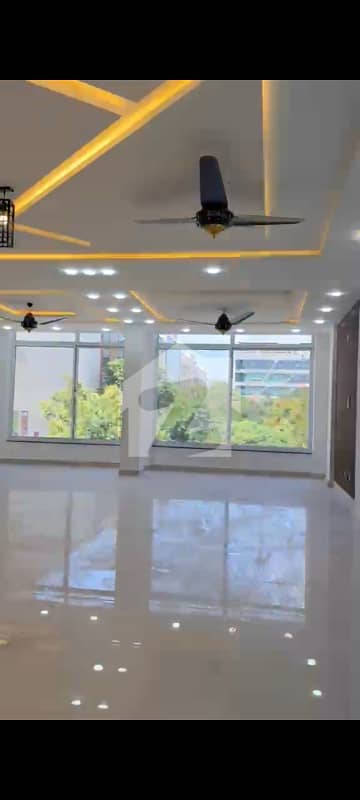 I-8 MARKAZ 1ST FLOOR NEWLY RENOVATED 1100 SQFT OFFICE WITH BATH AND KITCHEN 275K