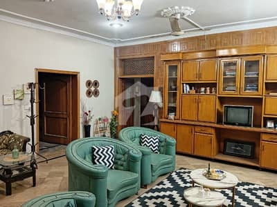 6 Beds Triple Storey House Is Available For Sale