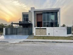 1 Kanal Corner Ultra Luxurious Designer House For Sale