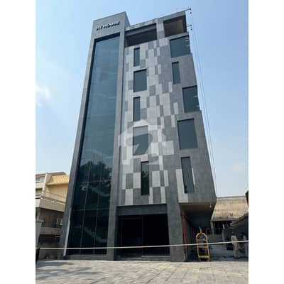 Luxury Office Available For Rent In Gulberg 2500 Sq. Feet